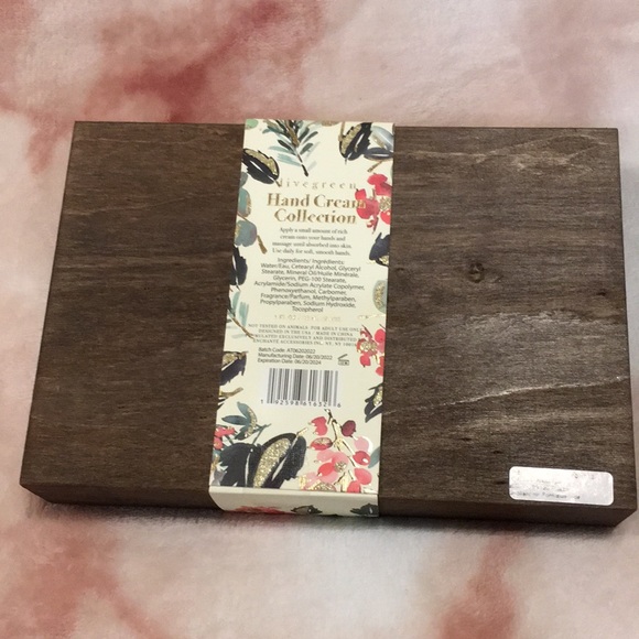 Livegreen Holiday Winter Scented Hand Cream Collection Crate NWT 4 Scents X 1 oz - Picture 8 of 16